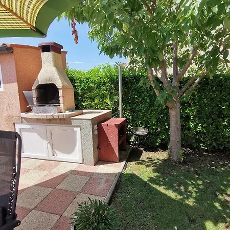 Marija Villa *